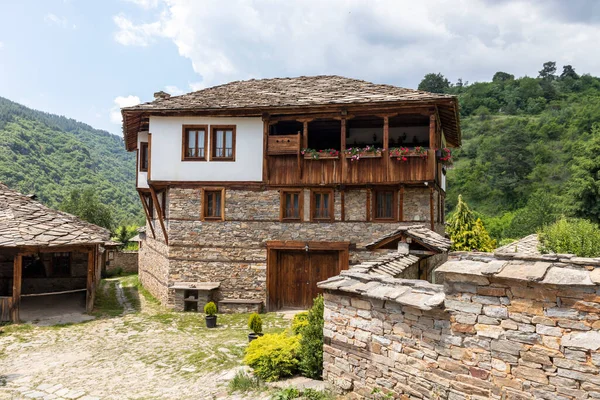 Aldeia Kovachevitsa Com Autênticas Casas Século Xix Região Blagoevgrad Bulgária — Fotografia de Stock