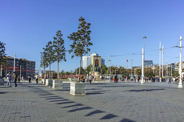 Istanbul Turquia Julho 2019 Panorama Praça Taksim Centro Cidade Istambul — Fotografia de Stock
