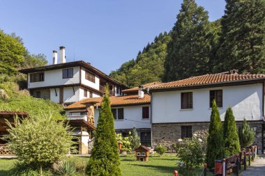 Ortaçağ Osenovlag Manastırı, Yedi Taht Manastırı, Sofya bölgesi, Bulgaristan olarak bilinen Aziz Mary 'ye adanmıştır.