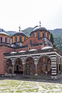RILA MONASTERY, BULGARIA - 24 Haziran 2021: Rila (Rila Manastırı), Kyustendil Bölgesi, Bulgaristan 'daki Saint Ivan (John) Manastırı' nın iç manzarası