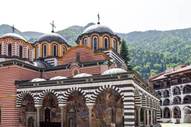RILA MONASTERY, BULGARIA - 24 Haziran 2021: Rila (Rila Manastırı), Kyustendil Bölgesi, Bulgaristan 'daki Saint Ivan (John) Manastırı' nın iç manzarası
