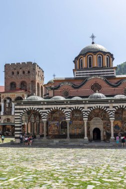 RILA MONASTERY, BULGARIA - 24 Haziran 2021: Rila (Rila Manastırı), Kyustendil Bölgesi, Bulgaristan 'daki Saint Ivan (John) Manastırı' nın iç manzarası