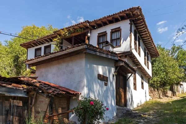 Svezhen Bulgaria Septiembre 2020 Pueblo Svezhen Con Casas Auténticas Del — Foto de Stock