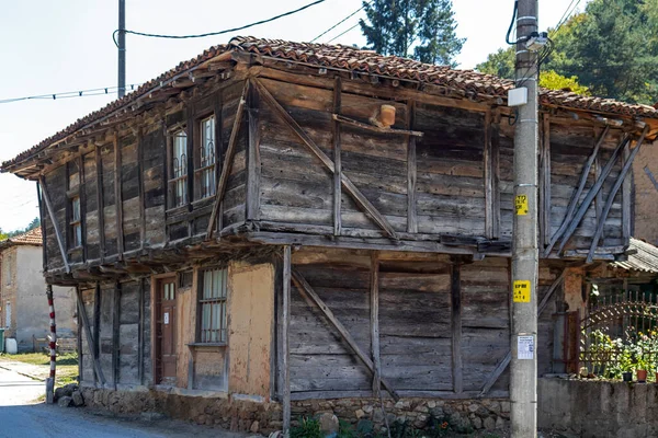 Svezhen Bulgaria Septiembre 2020 Pueblo Svezhen Con Casas Auténticas Del —  Fotos de Stock