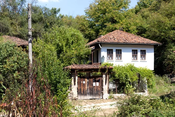 Svezhen Bulgaria Septiembre 2020 Pueblo Svezhen Con Casas Auténticas Del — Foto de Stock