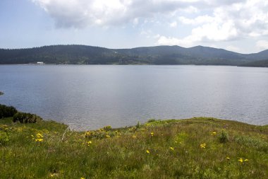 Belmeken Barajı 'nın muhteşem manzarası, Rila dağı, Bulgaristan