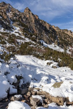 Bulgaristan 'ın Malyovitsa zirvesi yakınlarındaki Rila Dağı' nın şaşırtıcı kış manzarası