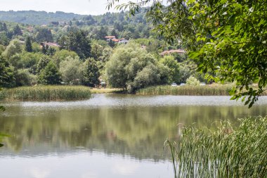 Pancharevo Gölü yaz manzarası, Sofya şehir bölgesi, Bulgaristan