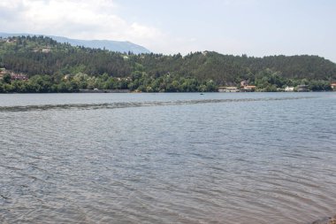 Pancharevo Gölü yaz manzarası, Sofya şehir bölgesi, Bulgaristan