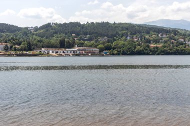 Pancharevo Gölü yaz manzarası, Sofya şehir bölgesi, Bulgaristan