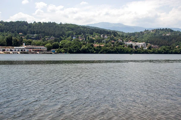 Pancharevo Gölü yaz manzarası, Sofya şehir bölgesi, Bulgaristan