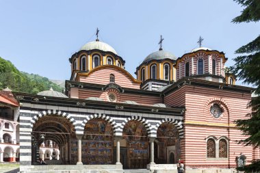 RILA MONASTERY, BULGARIA - 24 Haziran 2021: Rila (Rila Manastırı), Kyustendil Bölgesi, Bulgaristan 'daki Saint Ivan (John) Manastırı' nın iç manzarası