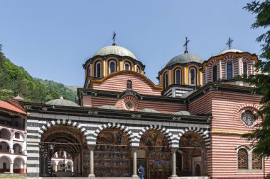 RILA MONASTERY, BULGARIA - 24 Haziran 2021: Rila (Rila Manastırı), Kyustendil Bölgesi, Bulgaristan 'daki Saint Ivan (John) Manastırı' nın iç manzarası