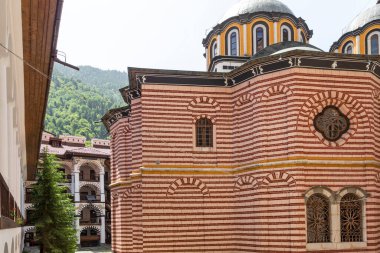 RILA MONASTERY, BULGARIA - 24 Haziran 2021: Rila (Rila Manastırı), Kyustendil Bölgesi, Bulgaristan 'daki Saint Ivan (John) Manastırı' nın iç manzarası