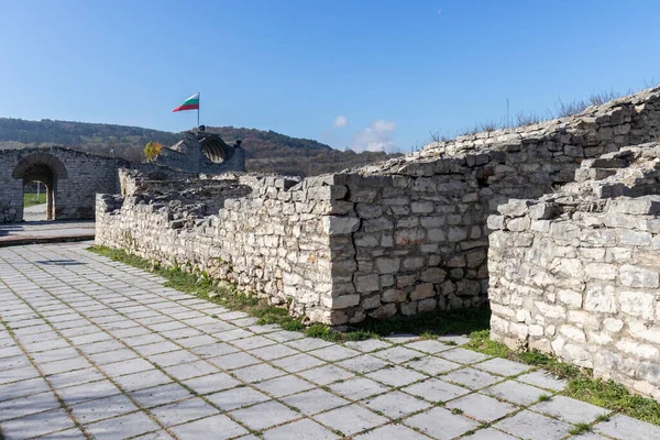 Ερείπια Μεσαιωνικού Φρουρίου Στην Πόλη Λόβετς Της Βουλγαρίας — Φωτογραφία Αρχείου