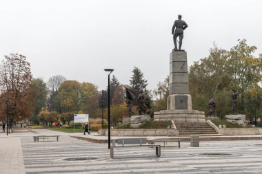 PLEVEN, BULGARIA - 8 Kasım 2020: Bulgaristan 'ın Plevne kentinin şaşırtıcı Panoraması