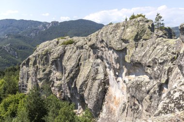 Belintash, Bulgaristan 'ın Rodop Dağları' ndaki tanrı Sabazios 'a adanmıştır.