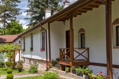 Bulgaristan 'ın başkenti Sofya' daki Lyulin Dağı 'ndaki Kutsal Üçlü Manastırı' na adanmış Ortodoks Divotino Manastırı