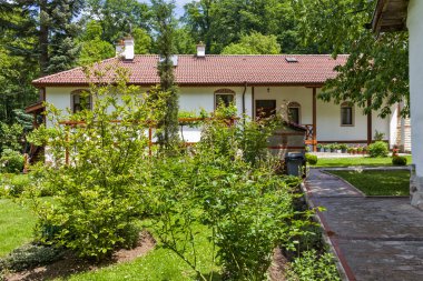 Bulgaristan 'ın başkenti Sofya' daki Lyulin Dağı 'ndaki Kutsal Üçlü Manastırı' na adanmış Ortodoks Divotino Manastırı