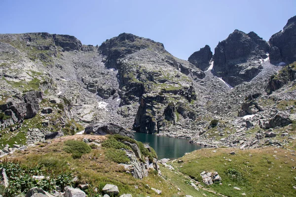 Úžasná Krajina Scary Jezero Kupens Vrcholy Rilského Pohoří Bulharsko — Stock fotografie