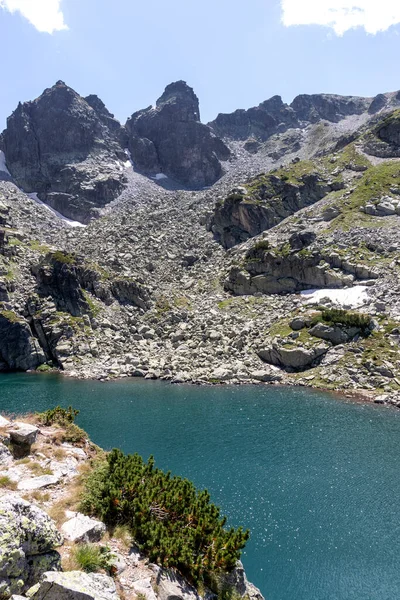 Increíble Paisaje Del Lago Scary Los Picos Kupens Montaña Rila —  Fotos de Stock