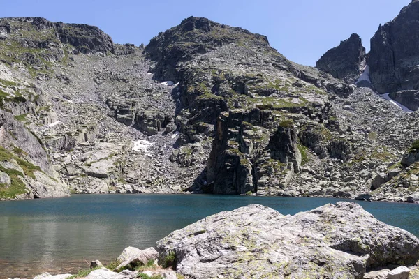 Úžasná Krajina Scary Jezero Kupens Vrcholy Rilského Pohoří Bulharsko — Stock fotografie