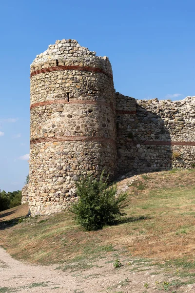 MEZEK, BULGARIA - 19 Temmuz 2020: Eski Mezek Kalesi kalıntıları, Haskovo Bölgesi, Bulgaristan