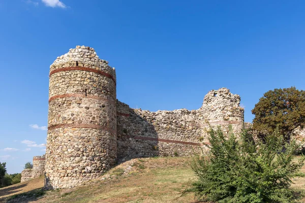 MEZEK, BULGARIA - 19 Temmuz 2020: Eski Mezek Kalesi kalıntıları, Haskovo Bölgesi, Bulgaristan