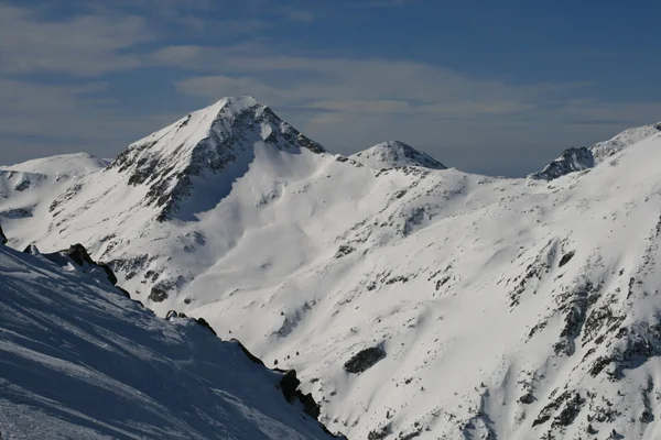 Kış Pirin Dağları Panoraması. Bansko kayak — Stok fotoğraf
