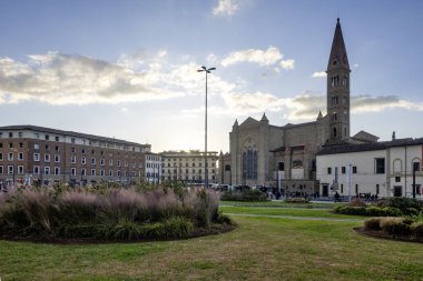 FLORENCE, İTALYA - 05 Aralık 2024: Floransa, Toskana Bölgesi, İtalya 'nın Eski Kenti Panorama