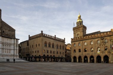 BOLOGNA, İtalya - 07 Aralık 2024: Bologna 'nın Eski Kasabası Panorama, Emilia-Romagna Bölgesi, İtalya