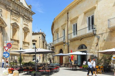 LECCE, İtalya - 12 Mayıs 2024: İtalya 'nın Apulia Bölgesi' ndeki Eski Lecce kasabasının muhteşem manzarası