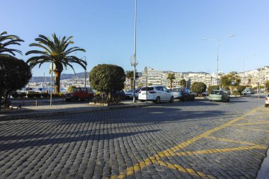 KAVALA, GREECE - 27 Aralık 2023: Eski Kavala kenti, Doğu Makedonya ve Trakya, Yunanistan