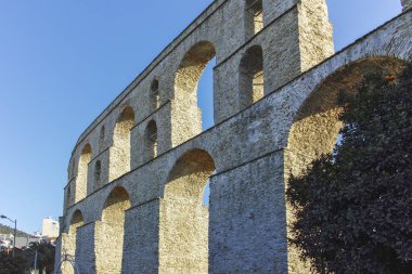 KAVALA, GREECE - 27 Aralık 2023: Eski Kavala kenti, Doğu Makedonya ve Trakya, Yunanistan