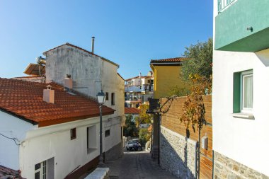 KAVALA, GREECE - 27 Aralık 2023: Eski Kavala kenti, Doğu Makedonya ve Trakya, Yunanistan