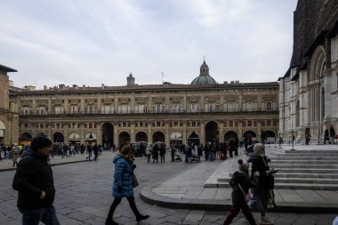 BOLOGNA, İtalya - 07 Aralık 2024: Bologna 'nın Eski Kasabası Panorama, Emilia-Romagna Bölgesi, İtalya