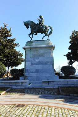 KAVALA, GREECE - 27 Aralık 2023: Eski Kavala kenti, Doğu Makedonya ve Trakya, Yunanistan