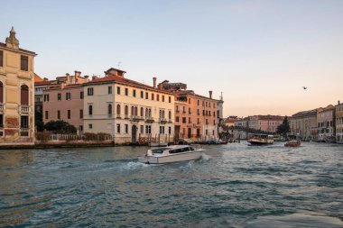 VENICE, İtalya - 05 Aralık 2024: Venedik, Veneto Bölgesi, İtalya 'nın Eski Kenti Panorama
