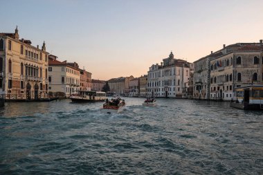 VENICE, İtalya - 05 Aralık 2024: Venedik, Veneto Bölgesi, İtalya 'nın Eski Kenti Panorama