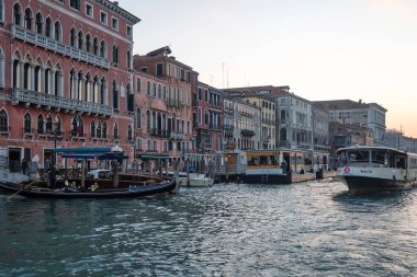 VENICE, İtalya - 05 Aralık 2024: Venedik, Veneto Bölgesi, İtalya 'nın Eski Kenti Panorama