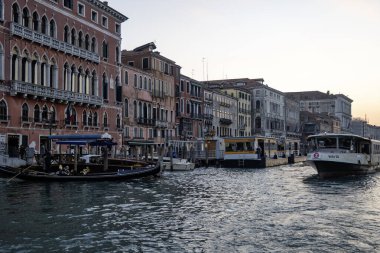 VENICE, İtalya - 05 Aralık 2024: Venedik, Veneto Bölgesi, İtalya 'nın Eski Kenti Panorama