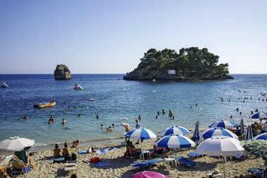 PARGA, GREECE - 5 AĞUSTOS 2024: Parga, Epirus, Yunanistan 'ın şaşırtıcı yaz manzarası