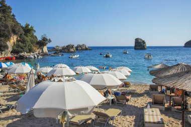 PARGA, GREECE - 5 AĞUSTOS 2024: Parga, Epirus, Yunanistan 'ın şaşırtıcı yaz manzarası