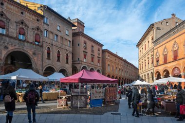 BOLOGNA, İtalya - 07 Aralık 2024: Bologna 'nın Eski Kasabası Panorama, Emilia-Romagna Bölgesi, İtalya