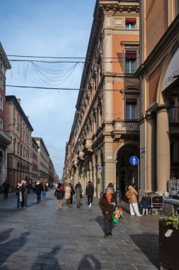 BOLOGNA, İtalya - 07 Aralık 2024: Bologna 'nın Eski Kasabası Panorama, Emilia-Romagna Bölgesi, İtalya