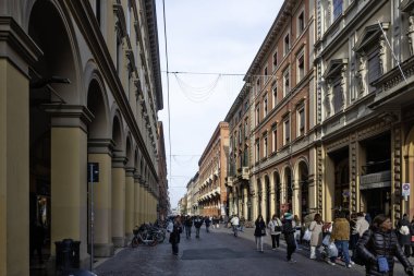BOLOGNA, İtalya - 07 Aralık 2024: Bologna 'nın Eski Kasabası Panorama, Emilia-Romagna Bölgesi, İtalya