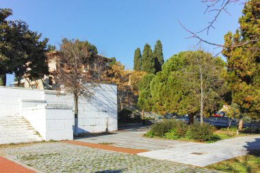 KAVALA, GREECE - 27 Aralık 2023: Eski Kavala kenti, Doğu Makedonya ve Trakya, Yunanistan