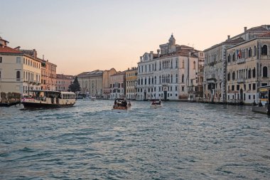 VENICE, İtalya - 05 Aralık 2024: Venedik, Veneto Bölgesi, İtalya 'nın Eski Kenti Panorama