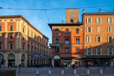 BOLOGNA, İtalya - 07 Aralık 2024: Bologna 'nın Eski Kasabası Panorama, Emilia-Romagna Bölgesi, İtalya