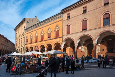 BOLOGNA, İtalya - 07 Aralık 2024: Bologna 'nın Eski Kasabası Panorama, Emilia-Romagna Bölgesi, İtalya